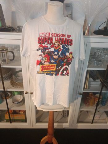 T shirt homme Avengers taille XXL mais taille petit