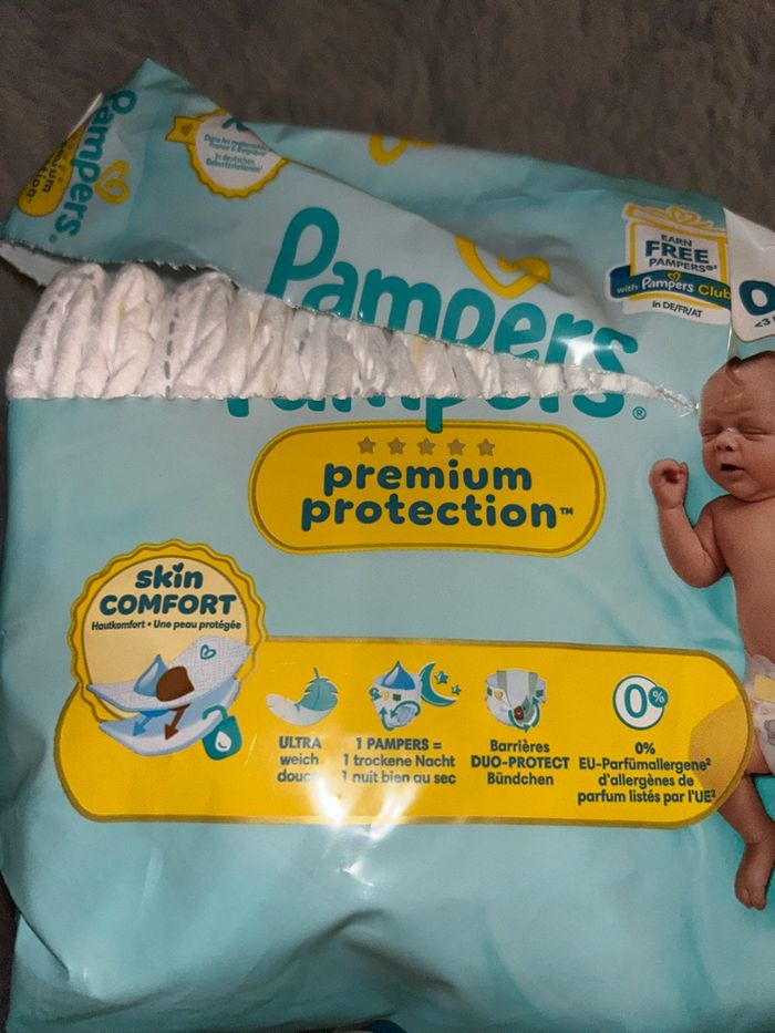 Couches Pampers taille 0 / naissance - photo numéro 2