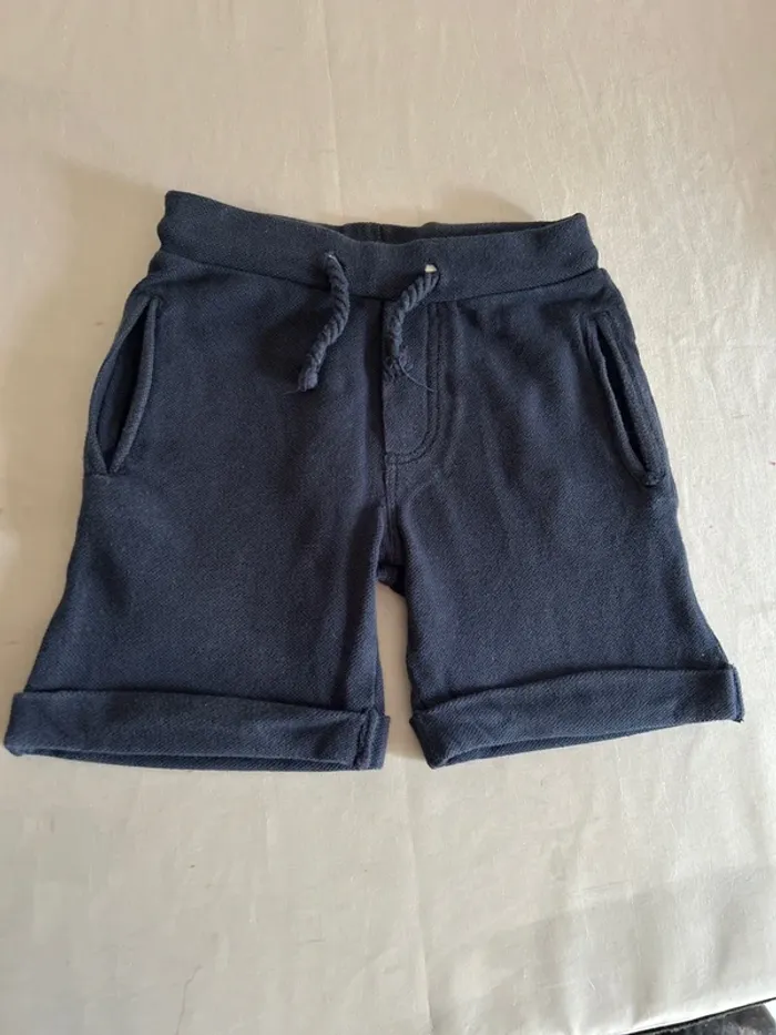 Short 4 ans