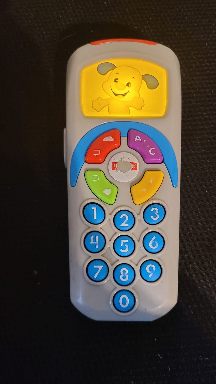 Fisher-Price Jouet D’Éveil Musical La Télécommande De Puppy Rires & Éveil, Stimulation Vue, Ouïe Et - photo numéro 4