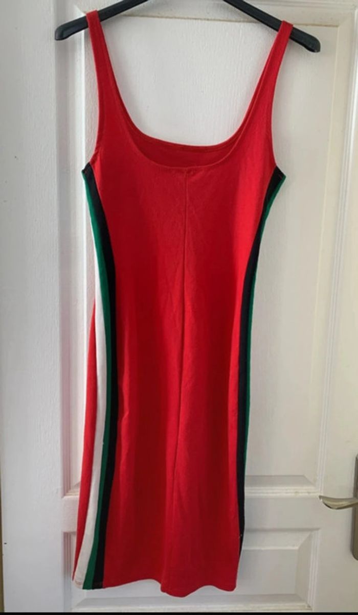 Robe rouge M pull&bear - photo numéro 3