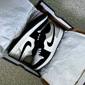 Air Jordan Low