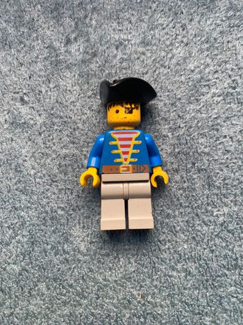 Minifigurine lego Pirate I Blue Jacket