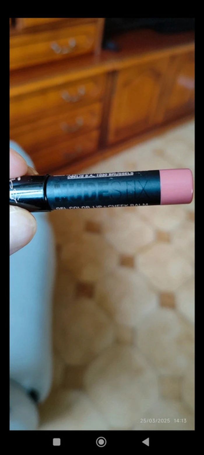 NudeStix Gel Color lip + Cheek Balm Mini + Taille Crayon intégré dans Teinte Taytay