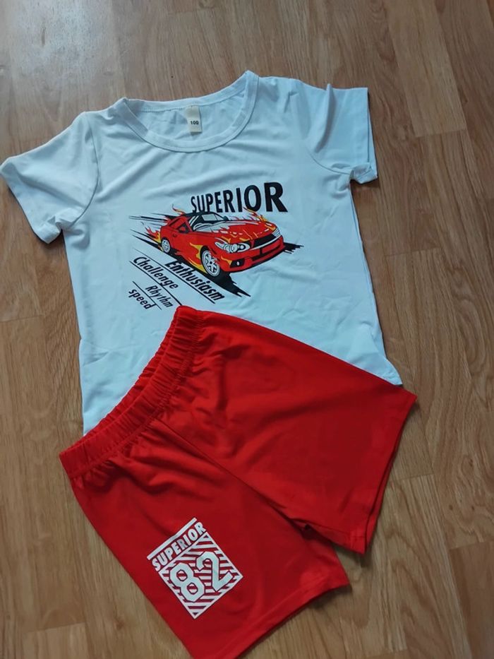 Ensemble shorts garçon neuf taille 4/5ans