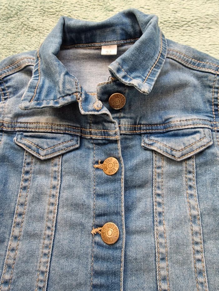 Très jolie veste en jean 92 cm - photo numéro 2