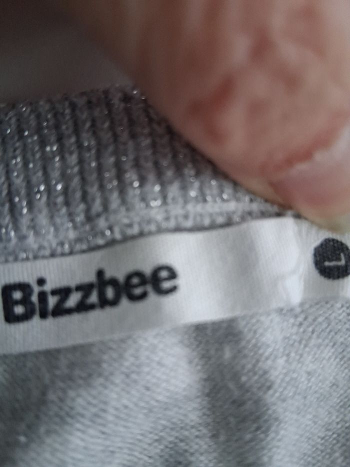 Pull gris clair et et argenté - photo numéro 2