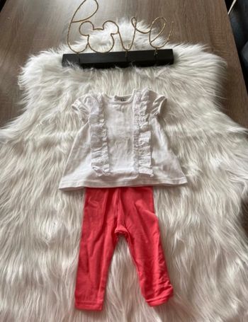 Très jolie ensemble deux pièces 🥰 taille 3 mois