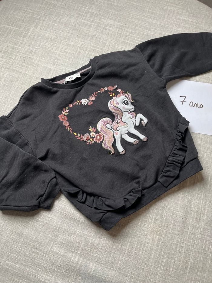 Pull C&A 7 ans - photo numéro 4