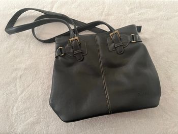 Très jolie sac à main et à dos