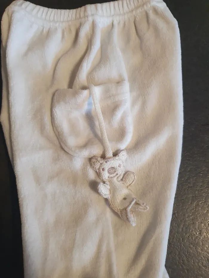 Pantalon 1 mois - photo numéro 2