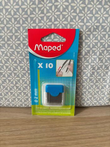 Etui Rigide de 10 Mines Pour Compas (2mm)