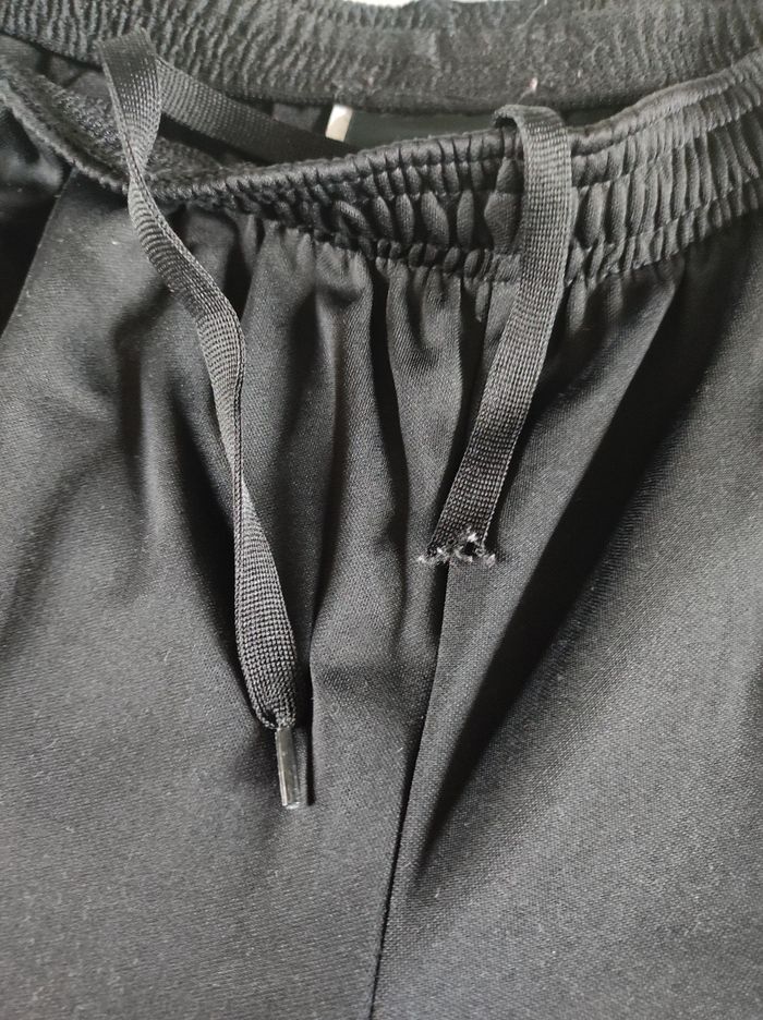 Jogging Nike DRI-FIT taille 10/11 ans - photo numéro 4