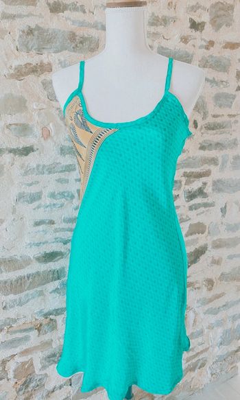 Nuisette en soie vert et doré Taille S/M ou 36