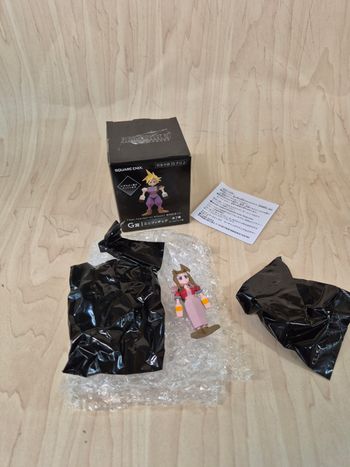 Figurine polygones Final Fantasy VII : Aerith Gainsborough