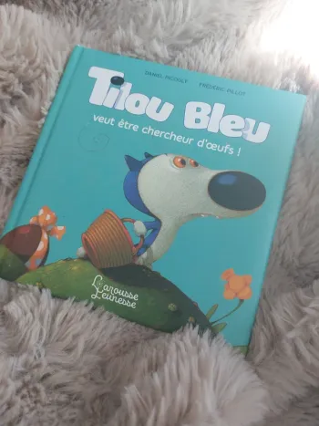 Livre tilou bleu veut être chercheur d'œuf