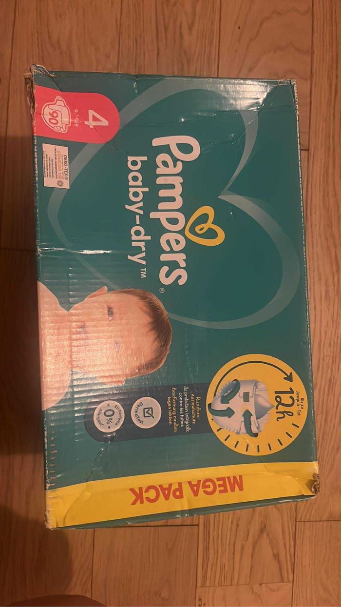 Mega pack de 90 Couches Pampers baby dry taille 4