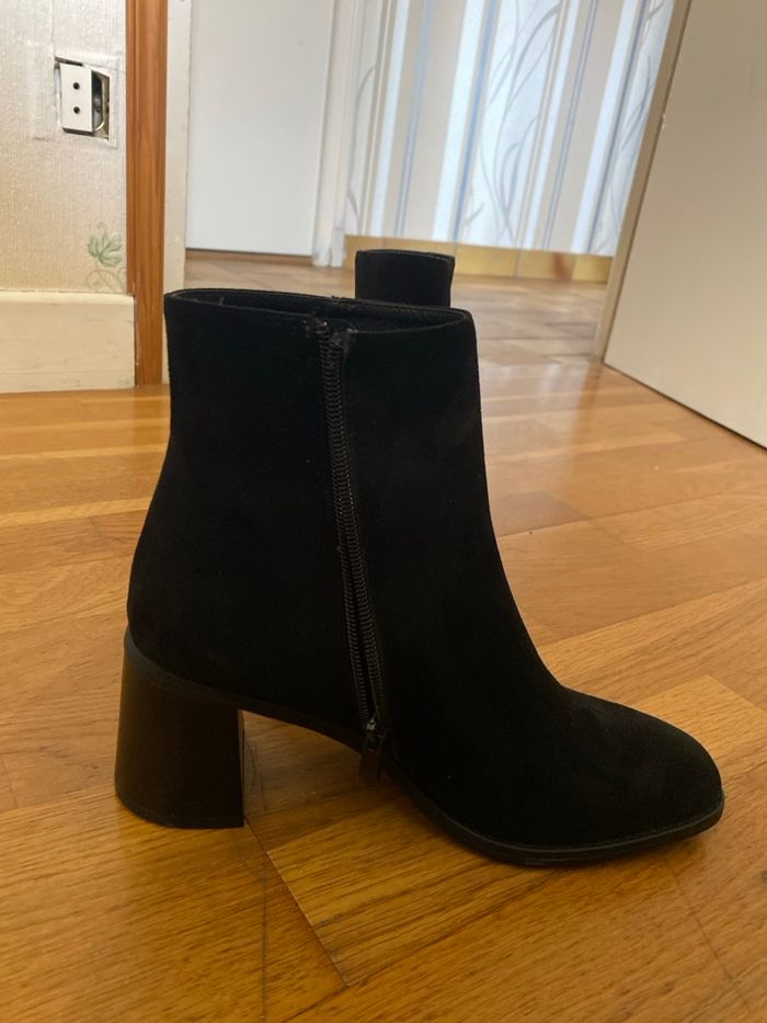 Bottines noir à talon neuve - photo numéro 3