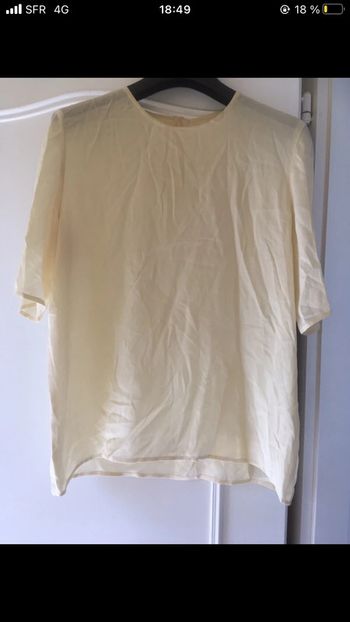 blouse légère jaune pâle
