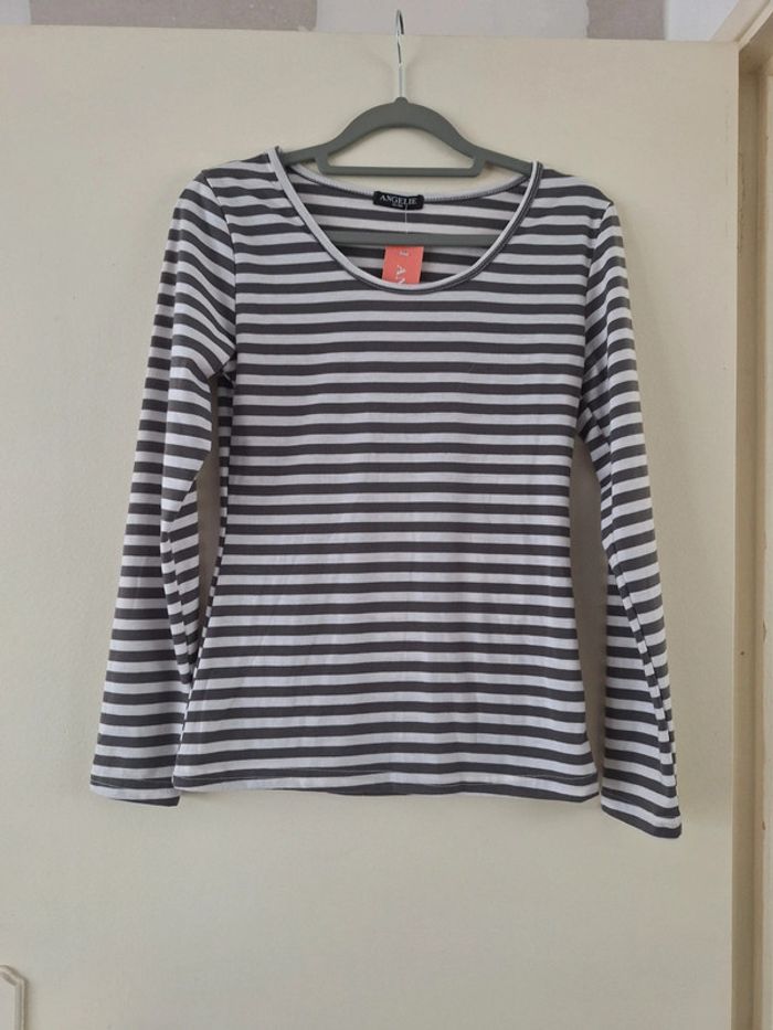 T-shirt neuf rayé gris et blanc taille SM