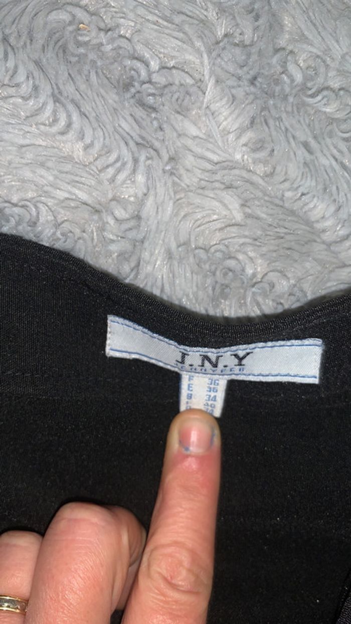 Jupe Jennyfer taille 36 - photo numéro 2