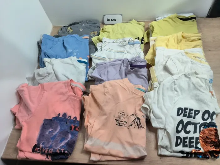 Lot 12 t-shirts manches courtes 10 ans