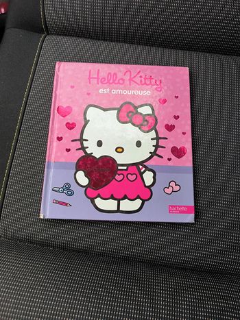 Livre Hello Kitty est amoureuse