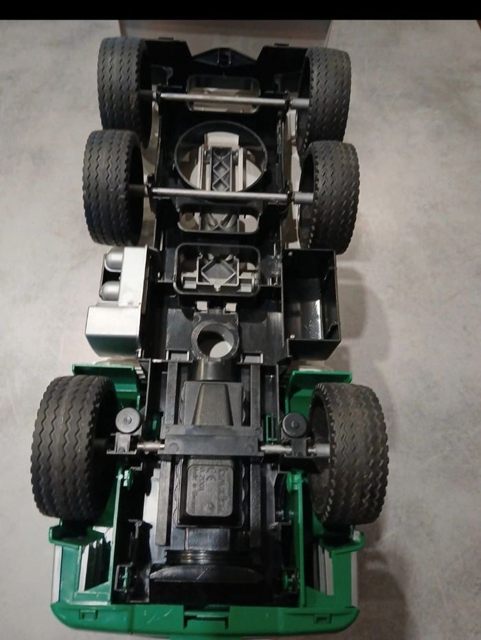 Camion de poubelles - photo numéro 3