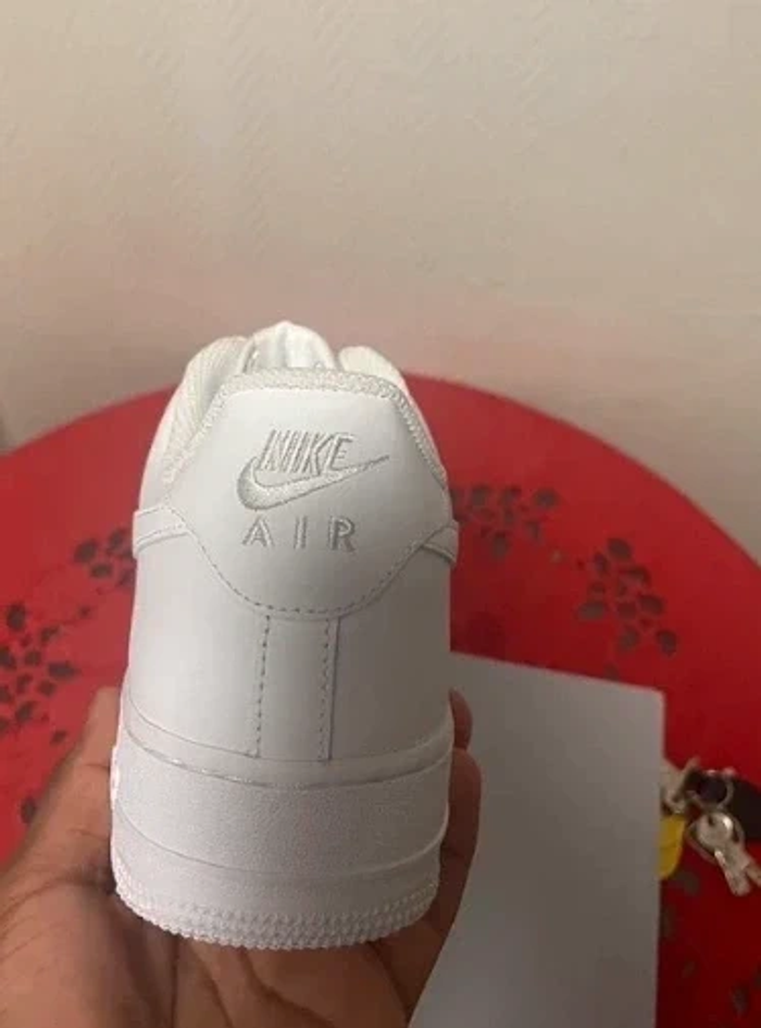 Nike Air Force 1 Low '07 White taille 38 - photo numéro 3