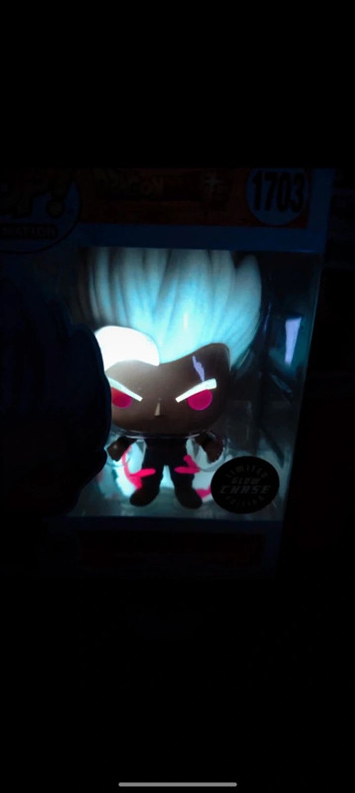 Funko Pop Son Gohan Beast Chase Glow In The Dark