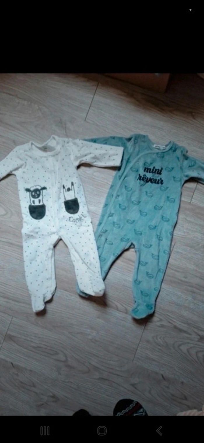 Lot de pyjamas ouverture avant Gémo 12mois 👻