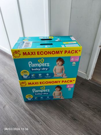 2 cartons Pampers Taille 4