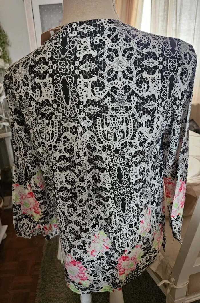 Blouse noire blanc multicolore Melya Melody Taille S (plutôt un grand M) Neuf - photo numéro 3