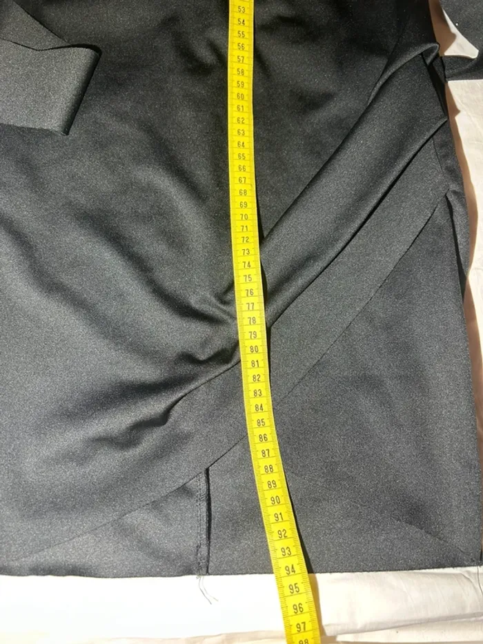 Robe noire cbr - photo numéro 11