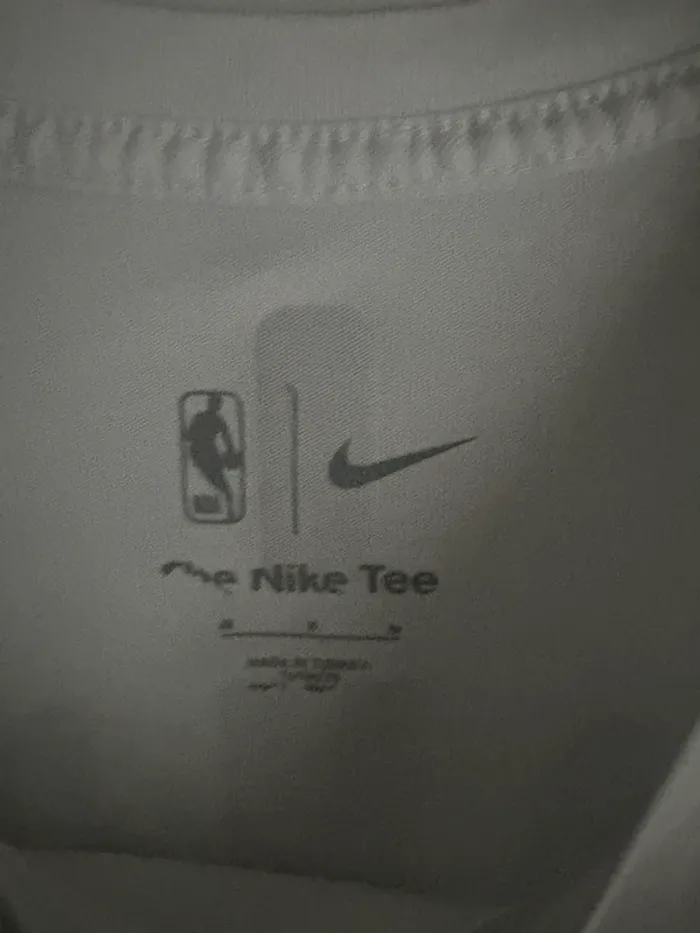T-shirt Nike Lakers LeBron - photo numéro 3