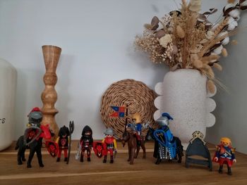Lot de chevaliers 
+ accessoires 
Playmobil 
Très bon état