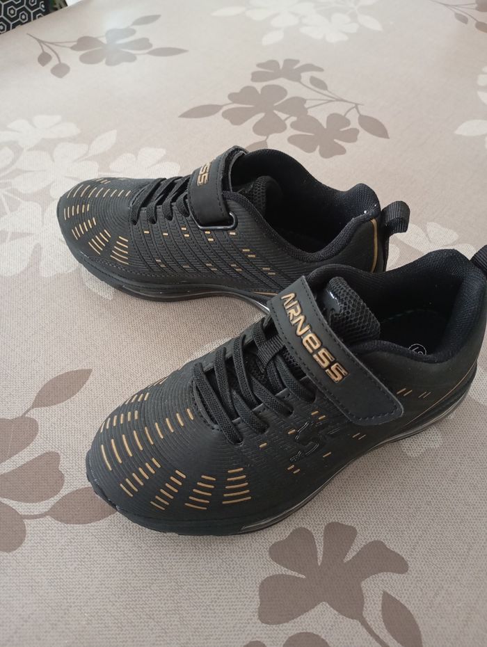 Baskets noires Airness neuves