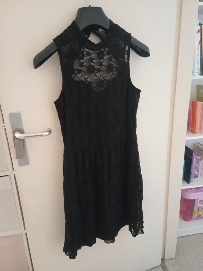 Robe noire courte - photo numéro 2