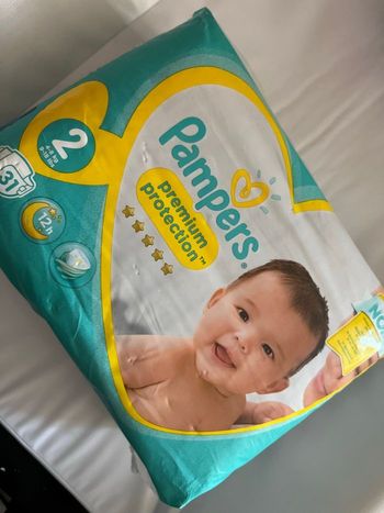 Couches Pampers taille 2