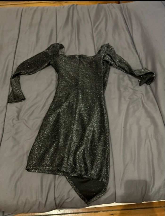 Robe noire, pailletée, - photo numéro 3