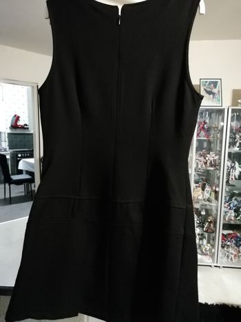 Robe noire passant ceinture