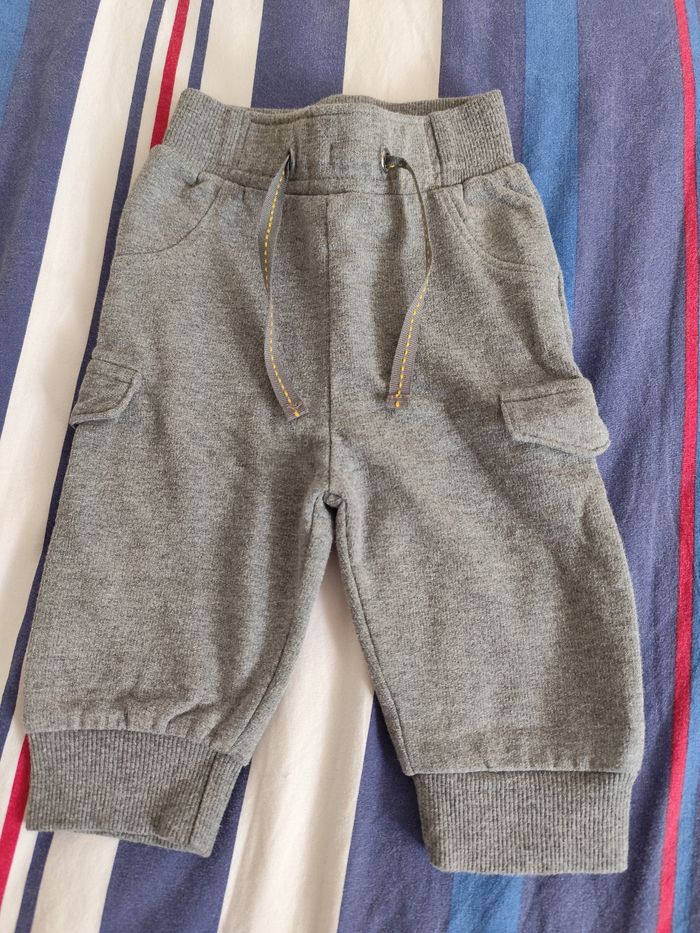 6 pantalons/joggings - photo numéro 2