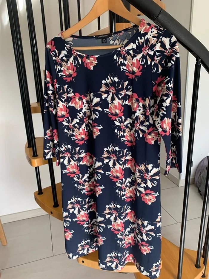 Robe fleurie coupe droite