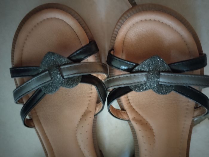 Jolies scandales cœur pailleté pointure 34