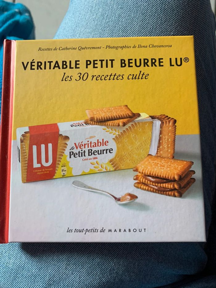 Livre de recettes avec des petits beurre LU