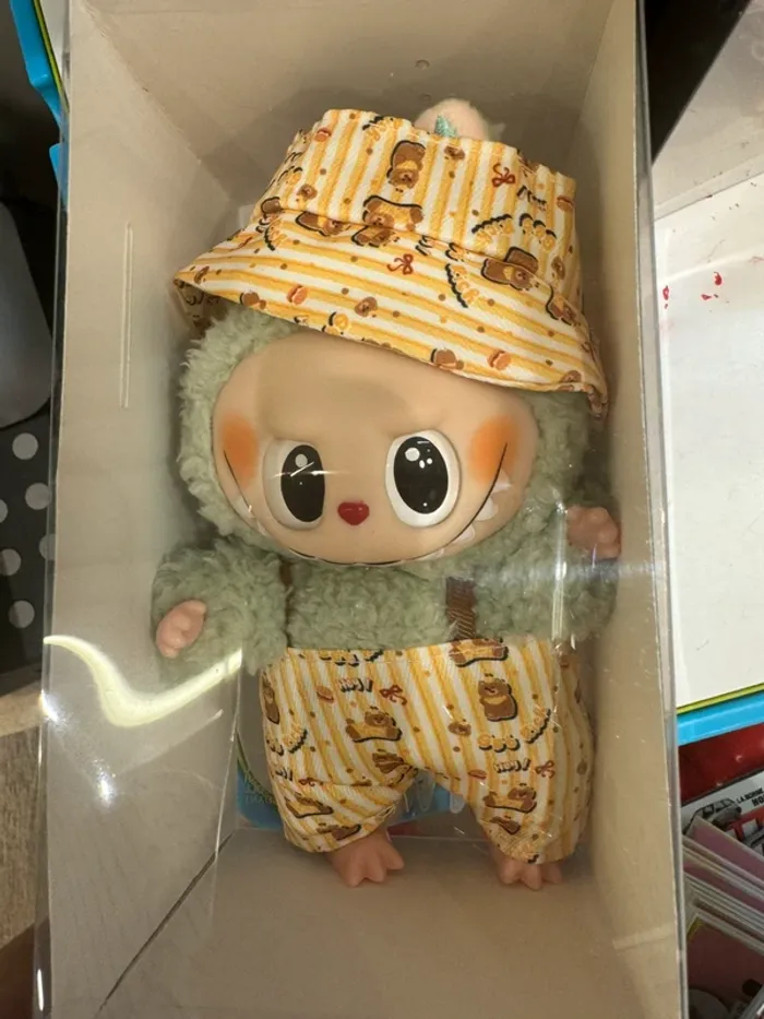 Labubu habillé