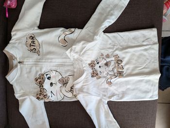 Ensemble sweat et tee shirt à manches longues 