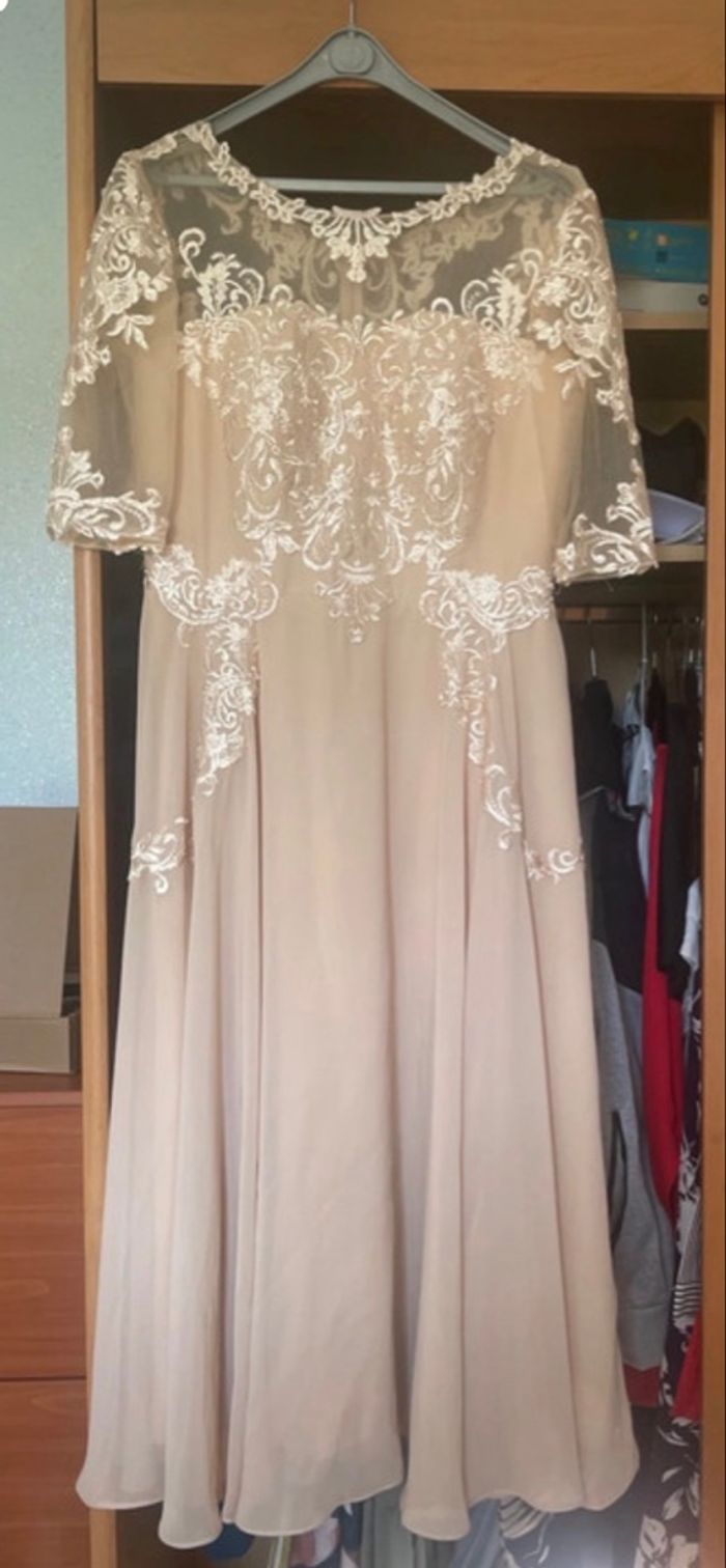 Robe pour un mariage - photo numéro 2