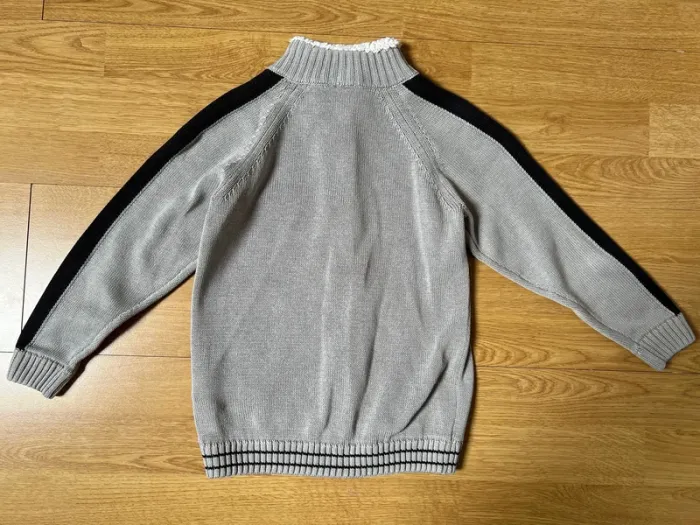 Lot de 2 gilets zippés 6 ans - photo numéro 10