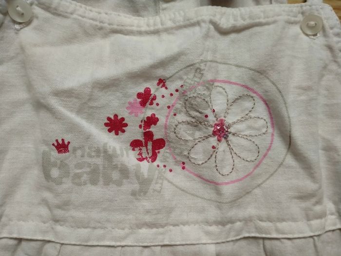 Robe blanche a bretelles.
Filles. Taille 4 ans - photo numéro 5